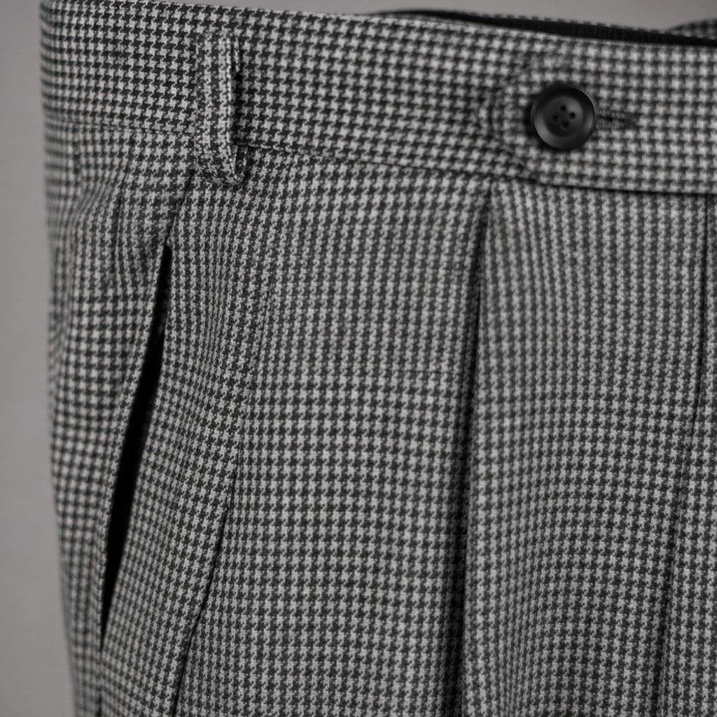Corland | Dress Pants Plaid Tapered Black Black – Fabric and Detail Close-Up