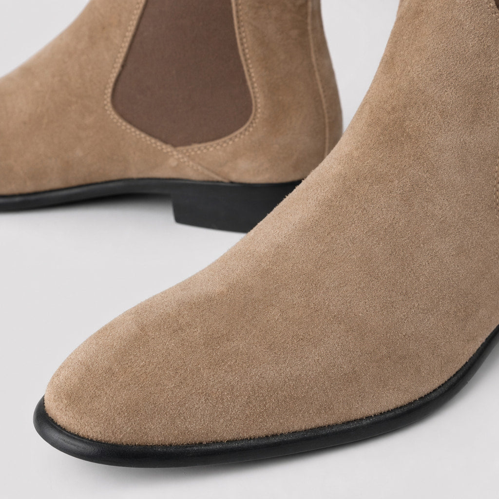 Suede Chelsea Boots Elastic Side Gore Beige – Fabric and Detail Close-Up