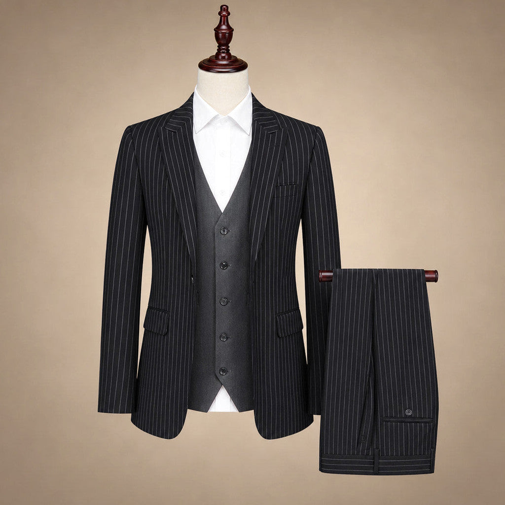Ravon | Three Piece Suit Peak Lapel Black Black – Product Photo